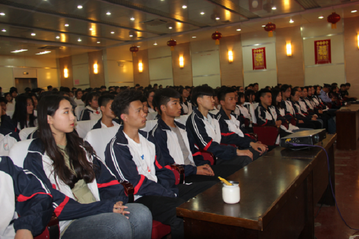 市中区法学会法治枣庄百人宣讲枣庄十六中专场报告会 20180509595.png