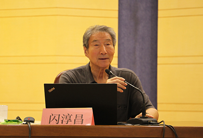 闪教授.jpg